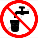 Nem ivóvíz tiltó munkavédelmi piktogram matrica